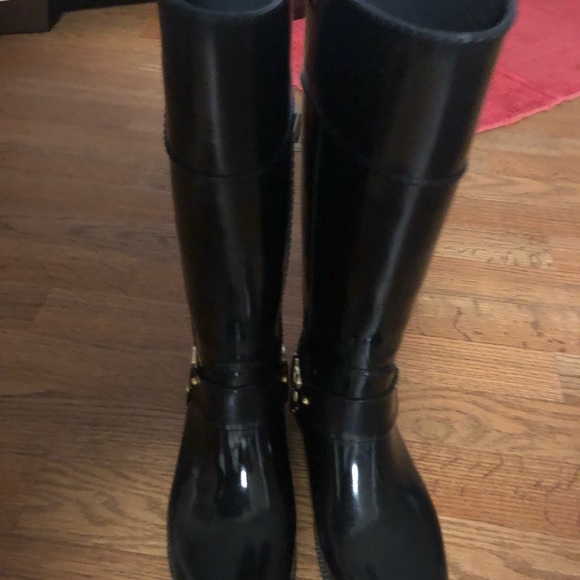 Authentic Michael Kors rain boots - Picture 2 of 4